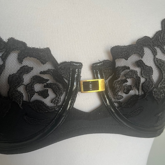 Victoria's Secret Very Sexy Scandalous Faux Leather Push up without padding Bra - Picture 11 of 13